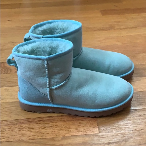 UGG Shoes - Short classic Uggs
